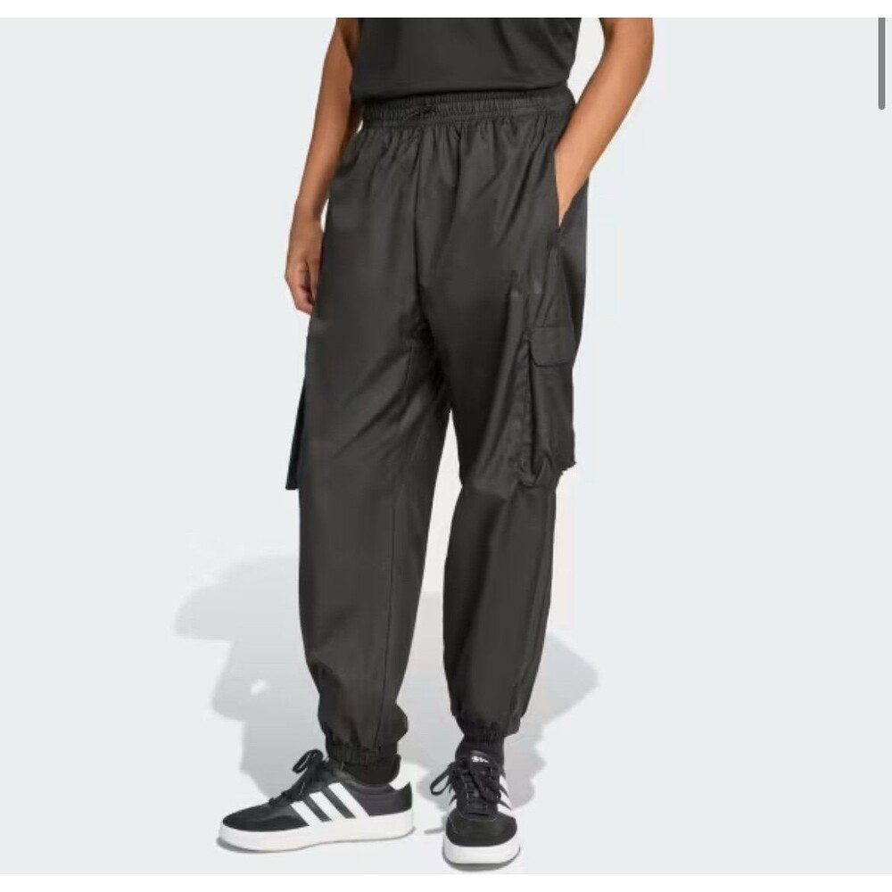 Men’s Adidas Black Cargo Jogger Pants Size Medium New